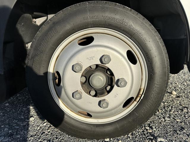 アトラストラック ２ｔ積載／全低床／フルハーフ製アルミバン　ＰＳ／ＰＷ／ＡＢＳ／ＥＴＣ／ＥＨＳ／バックモニター／サイドマーカー／左電動格納ミラー／フルハーフ（ＤＮＫ－Ｔ３ＤＲ０１９）／メッキグリル／カラーバンパー（18枚目）