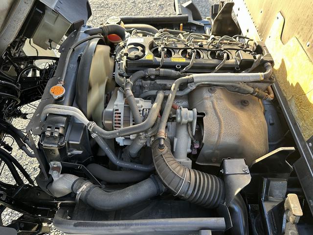 アトラストラック ２ｔ積載／全低床／フルハーフ製アルミバン　ＰＳ／ＰＷ／ＡＢＳ／ＥＴＣ／ＥＨＳ／バックモニター／サイドマーカー／左電動格納ミラー／フルハーフ（ＤＮＫ－Ｔ３ＤＲ０１９）／メッキグリル／カラーバンパー（30枚目）