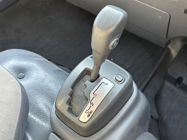 エルフトラック 全低床／アルミバン　１．９ｔ積載／標準セミロング／ＡＢＳ／ＡＳＲ／サイドドア付／バックカメラ／フォグランプ／サイドマーカー／アイドリングストップ／左電動格納ミラー（39枚目）