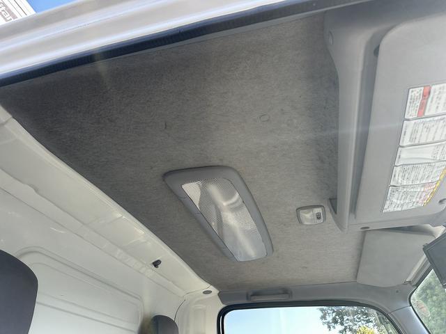 エルフトラック 全低床／アルミバン　１．９ｔ積載／標準セミロング／ＡＢＳ／ＡＳＲ／サイドドア付／バックカメラ／フォグランプ／サイドマーカー／アイドリングストップ／左電動格納ミラー（40枚目）