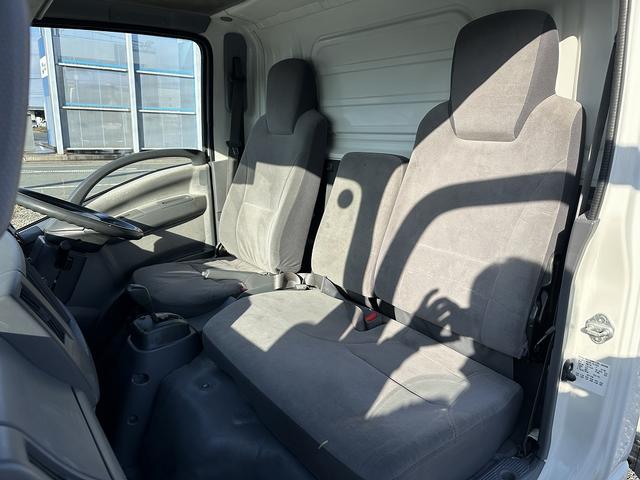 エルフトラック 全低床／アルミバン　１．９ｔ積載／標準セミロング／ＡＢＳ／ＡＳＲ／サイドドア付／バックカメラ／フォグランプ／サイドマーカー／アイドリングストップ／左電動格納ミラー（49枚目）