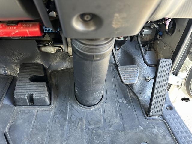 エルフトラック 全低床／アルミバン　１．９ｔ積載／標準セミロング／ＡＢＳ／ＡＳＲ／サイドドア付／バックカメラ／フォグランプ／サイドマーカー／アイドリングストップ／左電動格納ミラー（53枚目）