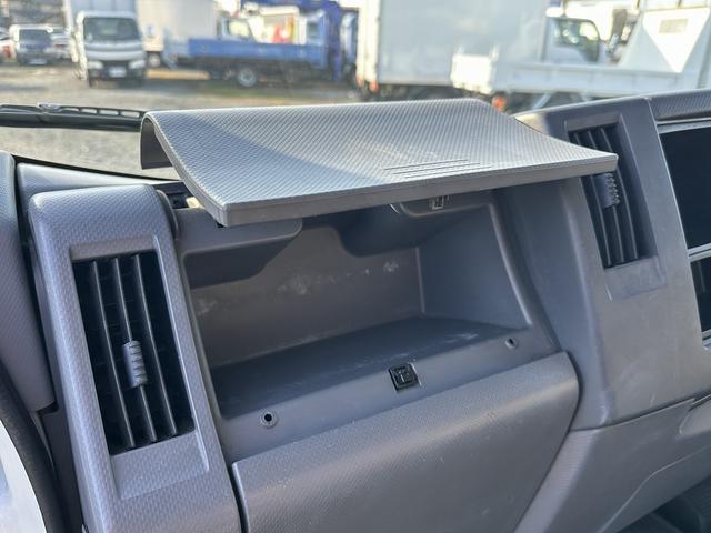 エルフトラック 全低床／アルミバン　１．９ｔ積載／標準セミロング／ＡＢＳ／ＡＳＲ／サイドドア付／バックカメラ／フォグランプ／サイドマーカー／アイドリングストップ／左電動格納ミラー（58枚目）