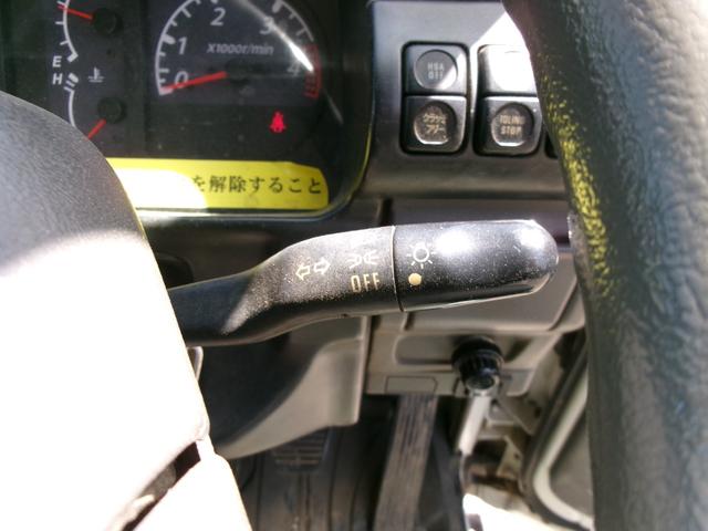 アトラストラック 　４ＷＤ　ＭＴ　後輪ダブル　アイドリングストップ　エアコン　パワーウィンドウ　運転席エアバッグ（9枚目）