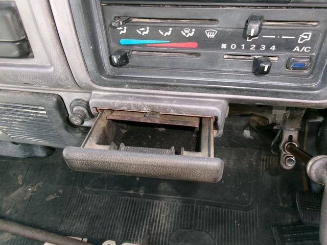 アトラストラック  4WD MT 後輪ダブル エアコン(4枚目)