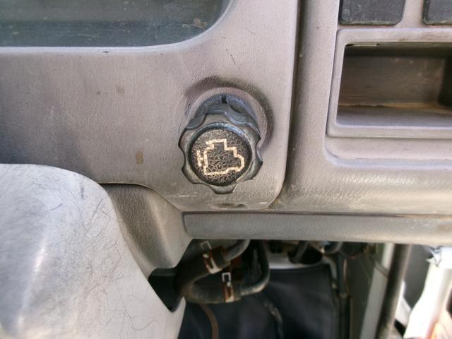 アトラストラック  4WD MT 後輪ダブル エアコン(8枚目)