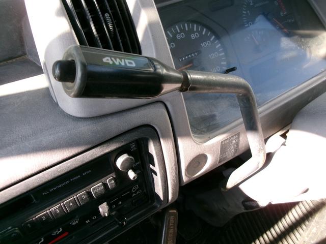 アトラストラック  4WD MT 後輪ダブル エアコン(25枚目)