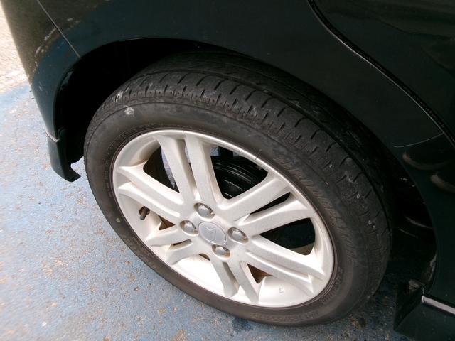 タント カスタムＲＳ　電動スライドドア　ナビ　ＴＶ　ＨＩＤ　スマートキー　アイドリングストップ　電動格納ミラー　ベンチシート　ＣＶＴ　盗難防止システム　ＡＢＳ　ＣＤ　ＵＳＢ　アルミホイール　衝突安全ボディ　エアコン（18枚目）