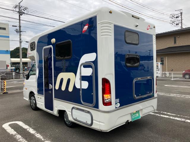 バネットトラック ＤＸベース　リヤ小径Ｗタイヤ　４速コラムＡＴ　フロントエアロ　ナッツＲＶ製マッシュＡタイプ　２５０Ｗソーラー　エバス製ＦＦヒーター　１５００Ｗインバータ－　４５Ｌ電気冷蔵庫　ツインサブバッテリー　走行用リヤクーラー　ＥＴＣ　ドラレコ　バックカメラルームミラー型（3枚目）