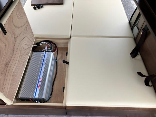 エブリイ ジョインターボ　４ＷＤ　両側オートスライドドア　Ｐスタート　軽キャンパーちょいＣａｍ豊　特別色架装　１０５Ａｈサブバッテリー電源システム　６００Ｗインバーター　走行充電＆外部１００Ｖ充電　１８０Ｗソーラー　サイドオーニング　キャリア　ナビ＆ＥＴＣ　バックカメラ（28枚目）