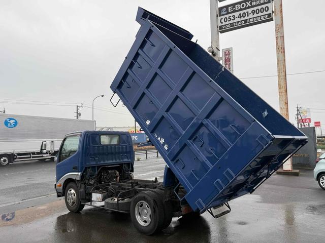 デュトロ 　深箱ダンプ　トラック　ＭＴ　ドライブレコーダー　ＥＴＣ　アイドリングストップ　エアコン　パワーステアリング　パワーウィンドウ　運転席エアバッグ（6枚目）