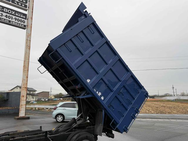 デュトロ 　深箱ダンプ　トラック　ＭＴ　ドライブレコーダー　ＥＴＣ　アイドリングストップ　エアコン　パワーステアリング　パワーウィンドウ　運転席エアバッグ（17枚目）