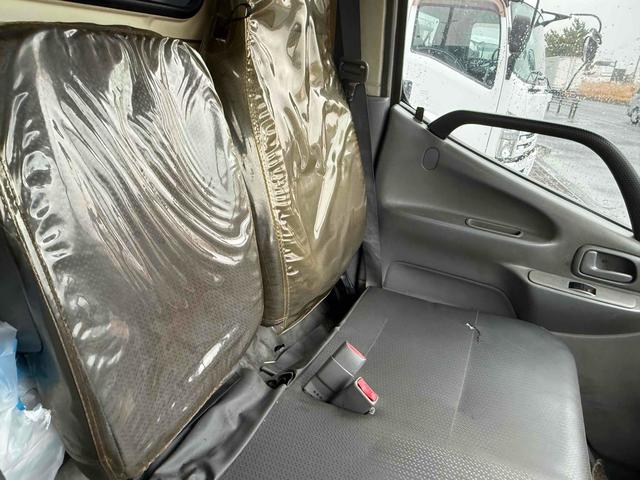デュトロ 　深箱ダンプ　トラック　ＭＴ　ドライブレコーダー　ＥＴＣ　アイドリングストップ　エアコン　パワーステアリング　パワーウィンドウ　運転席エアバッグ（22枚目）