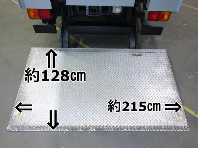 ２２１番　標準５３００ボデー　パワーゲート１ｔ　リアエアサ　ス　アルミバン　積載２．９ｔ　総重量７９７０ｋｇ　左電動格納ミラー　ＨＩＤヘッドライト　バックカメラ　ＥＴＣ　集中ドアロック有　車両サイズ７４０Ｘ２２２高３３１　荷台内寸５３２Ｘ２１０高２２３(7枚目)