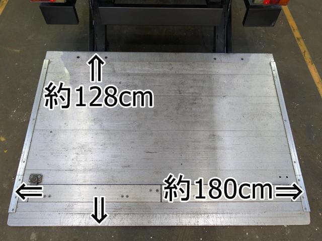 キャンター 　１０番　パワーゲート１ｔ　アルミバン　標準キャブ　ロング　積載２．５ｔ　総重量６０２５ｋｇ　左電動格納ミラー　バックカメラ　集中ドアロック有り　ラッシングレール３段　オートマ５速（7枚目）