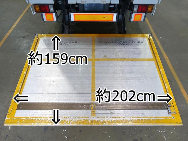 ６４番　パワーゲート１ｔ　背高　アルミウイング　積載２．９ｔ　総重量７０１５ｋｇ　ワイドロング　キーレス　左電動格納ミラー　バックカメラ　アルミウィング　車両サイズ６５０Ｘ２１８高３２４　荷台内寸４３７Ｘ２０６高２２２(7枚目)