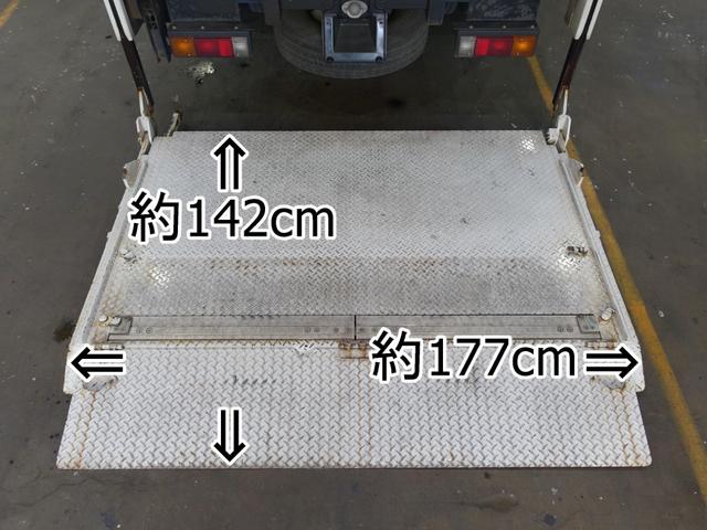 ２９２番　４ＷＤ　新旧準中型免許ＯＫ　垂直パワーゲート６００ｋｇ　－３０度低温冷蔵冷凍　標準キャブ　ショートボディ　ＥＴＣ　キーレス　左右電格＋電調整ミラー　バックカメラ　　　車両サイズ４９５Ｘ１８８高２６８荷台内寸３０８Ｘ１７３高１７１(4枚目)