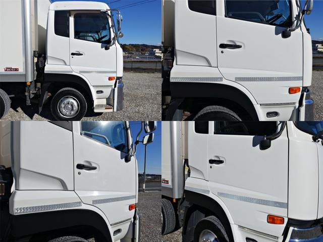 クオン ４７８番　スタンバイ付き　－３０度　低温　冷蔵冷凍　後輪エアサス　積載１３．４ｔ　左電動格納ミラー　左右電動角度調整ミラー　バックカメラ　集中ドアロック有り　ベット　２デフ　大型　車検証サイズ１１９５×２４９高３５９　荷台内寸９４２×２３１高２２６（7枚目）