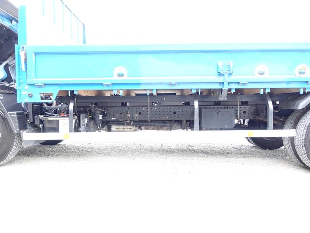 キャンター 　５８５番　積載３．５ｔ　総重量６９５５ｋｇ　荷台床鉄板張り　ワイド超ロング　平ボディー　ＥＴＣ　キーレス　左電動格納ミラー　車検証サイズ６８２幅２２３高２３０　荷台内寸５０１×２０８（16枚目）