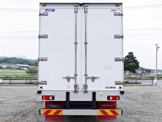 クオン 471番 積載13.8t 大型 アルミウイングアルミウィング キーレス 左電動格納ミラー 左右電動角度調整ミラー バックカメラ 後輪エアサス ベット 車検証サイズ1198×249高377 荷台内寸962×241高247(7枚目)