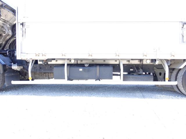 フォワード 積載2.5t 跳上パワーゲート1t 後輪エアサス ワイド アルミウイングアルミウィング ETC キーレス 左電動格納ミラー バックカメラ ベット 車検証サイズ874×249高345 荷台内寸625×241高239(16枚目)