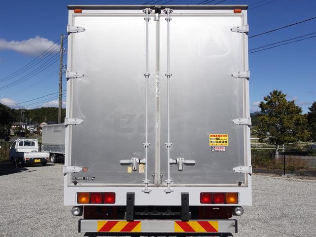 ヒノレンジャー ２６８番　後輪エアサス　積載２６５０ｋｇ　ワイド　アルミウイングアルミウィング　左電動格納ミラー　バックカメラ　集中ドアロック有り　ベット　車検証サイズ８６６×２４９高３４７　荷台内寸６２８×２４１高２３９（6枚目）