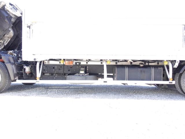 ヒノレンジャー ２６８番　後輪エアサス　積載２６５０ｋｇ　ワイド　アルミウイングアルミウィング　左電動格納ミラー　バックカメラ　集中ドアロック有り　ベット　車検証サイズ８６６×２４９高３４７　荷台内寸６２８×２４１高２３９（18枚目）