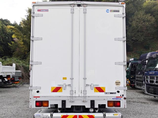 ヒノレンジャー ３０２番　後輪エアサス　格納パワーゲート１ｔ　荷台床鉄板張り　ワイド　アルミウイングアルミウィング　積載２１５０ｋｇ　左電動格納ミラー　バックカメラ　ベット　集中ドアロック有り　車検証サイズ８６０×２４９高３４９　荷台内寸６２５×２４０高２４１（6枚目）