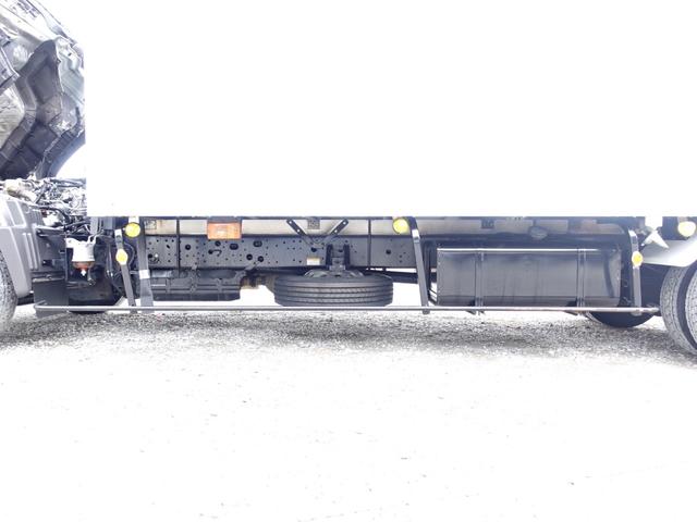 ヒノレンジャー ３０８番　積載２７５０ｋｇ　格納パワーゲート１ｔ　ワイド　－３０度　低温　冷蔵冷凍　ＥＴＣ　左電動格納ミラー　バックカメラ　集中ドアロック有り　ベット　車検証サイズ８７６×２４８高３４４　荷台内寸６３５×２３１高２２１（19枚目）