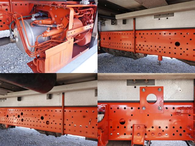 フォワード 　２８８番　－３０度低温冷蔵冷凍機付き　アルミウイングアルミウィング　積載２．２ｔ　キーレス　左電動格納ミラー　バックカメラ　車検証サイズ８６６×２３２高３２７　荷台内寸６３７×２２３高２０５（17枚目）