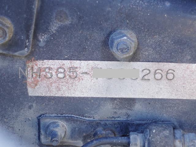 エルフトラック ３９０番　４ＷＤ　標準キャブ　ショート　スタンバイ　冷蔵冷凍　－５度　垂直パワーゲート６００ｋｇ　積載１０５０ｋｇ　総重量４４７５ｋｇ　キーレス　荷台床ステンレス張り　車検証サイズ４９５×１８８高２６６　荷台内寸３０８×１７３高１７１（12枚目）