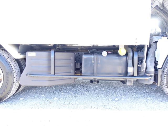 エルフトラック ３９０番　４ＷＤ　標準キャブ　ショート　スタンバイ　冷蔵冷凍　－５度　垂直パワーゲート６００ｋｇ　積載１０５０ｋｇ　総重量４４７５ｋｇ　キーレス　荷台床ステンレス張り　車検証サイズ４９５×１８８高２６６　荷台内寸３０８×１７３高１７１（13枚目）