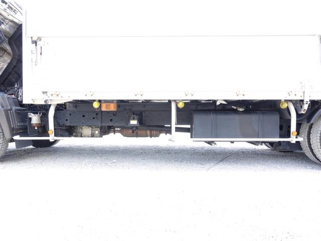 ヒノレンジャー ３６３番　後輪エアサス　積載２４５０ｋｇ　跳上パワーゲート１ｔ　ワイド　アルミウイングアルミウィング　左電動格納ミラー　集中ドアロック有り　ベット　車検証サイズ８７５×２４９高３５２　荷台内寸６２７×２４１高２４０（22枚目）