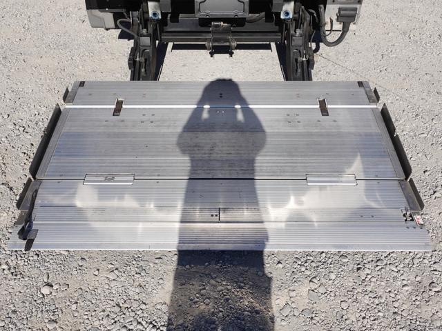 デュトロ 393番 格納パワーゲート1t -30度 低温 冷蔵冷凍 ワイドロング 積載2t 総重量5905kg ETC 左右電動格納ミラー 左右電動角度調整ミラー バックカメラ 車検証サイズ639×221高292 荷台内寸436×201高186(11枚目)