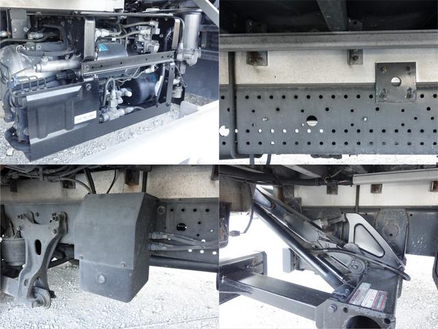 フォワード ４２４番　後輪エアサス　跳上パワーゲート１ｔ　ワイド　アルミウイングアルミウィング　積載２５５０ｋｇ　ＥＴＣ　キーレス　左電動格納ミラー　バックカメラ　ベット　車検証サイズ８７４×２４９高３４６　荷台内寸６２６×２４１高２３９（15枚目）