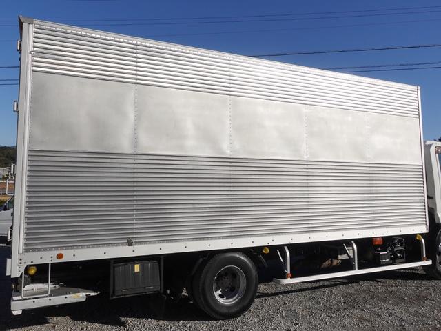 フォワード 　３２２番　後輪エアサス　格納パワーゲート１ｔ　ワイド　アルミバン　積載２８５０ｋｇ　ＥＴＣ　キーレス　左電動格納ミラー　バックカメラ　車検証サイズ８０１×２４７高３３２　荷台内寸６００×２３７高２３１（5枚目）