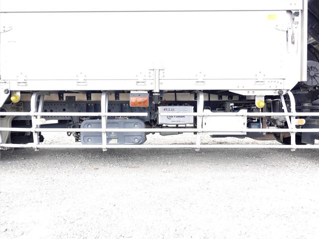 フォワード ３６５番　後輪エアサス　増トン　積載７ｔ　ワイド　アルミウイングアルミウィング　ＥＴＣ　キーレス　左電動格納ミラー　バックカメラ　ベット　車検証サイズ８６３×２４９高３５１　荷台内寸６２３×２３９高２４１（11枚目）