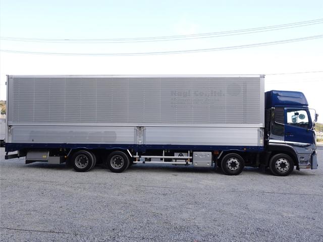 クオン ２００番　大型　アルミウイングアルミウィング　２デフ　積載１３．７ｔ　ＥＴＣ　キーレス　左電動格納ミラー　左右電動角度調整ミラー　バックカメラ　後輪エアサス　ベット　車検証サイズ１１９９×２４９高３７９　荷台内寸９６５×２４０高２６３（7枚目）