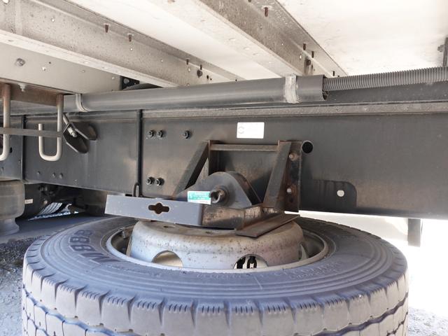 スーパーグレート ３４０番　大型　アルミウイングアルミウィング　積載１３．５ｔ　２デフ　ＥＴＣ　キーレス　左電動格納ミラー　バックカメラ　後輪エアサス　ベット　車検証サイズ１１９９×２４９高３７７　荷台内寸９６２×２４１高２６４（26枚目）