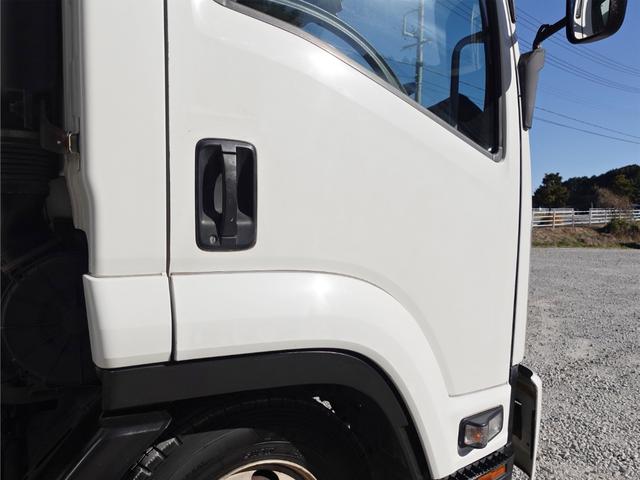 フォワード ４６６番　格納パワーゲート１ｔ　積載２７５０ｋｇ　ワイド　アルミウイングアルミウィング　ＥＴＣ　キーレス　左電動格納ミラー　左右電動角度調整ミラー　バックカメラ　車検証サイズ８３０×２４９高３５４　荷台内寸６２４×２４０高２４０（7枚目）