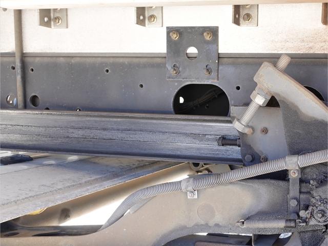 フォワード ４６６番　格納パワーゲート１ｔ　積載２７５０ｋｇ　ワイド　アルミウイングアルミウィング　ＥＴＣ　キーレス　左電動格納ミラー　左右電動角度調整ミラー　バックカメラ　車検証サイズ８３０×２４９高３５４　荷台内寸６２４×２４０高２４０（26枚目）