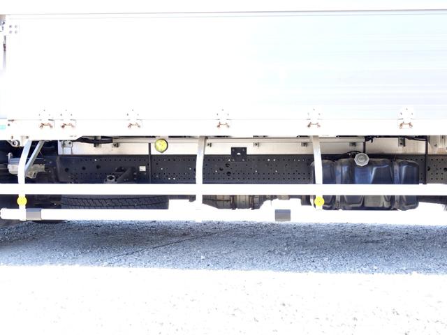 フォワード ４６６番　格納パワーゲート１ｔ　積載２７５０ｋｇ　ワイド　アルミウイングアルミウィング　ＥＴＣ　キーレス　左電動格納ミラー　左右電動角度調整ミラー　バックカメラ　車検証サイズ８３０×２４９高３５４　荷台内寸６２４×２４０高２４０（32枚目）