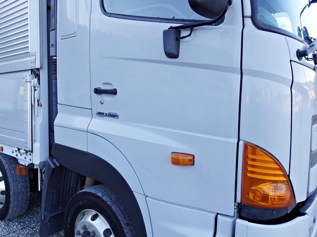 プロフィア ５４９番　積載１３．７ｔ　２デフ　大型　アルミウイングアルミウィング　左電動格納ミラー　左右電動角度調整ミラー　バックカメラ　集中ドアロック有り　後輪エアサス　ベット　車検証サイズ１１９８×２４９高３７９　荷台内寸９６７×２４０高２６６（6枚目）