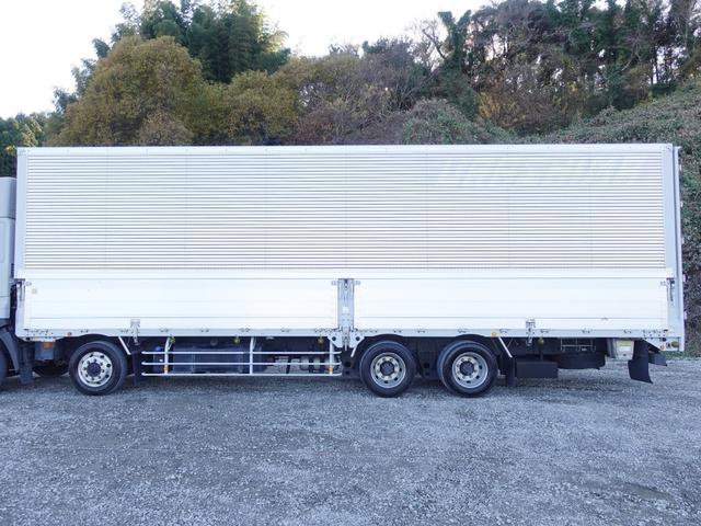 プロフィア ５４９番　積載１３．７ｔ　２デフ　大型　アルミウイングアルミウィング　左電動格納ミラー　左右電動角度調整ミラー　バックカメラ　集中ドアロック有り　後輪エアサス　ベット　車検証サイズ１１９８×２４９高３７９　荷台内寸９６７×２４０高２６６（11枚目）