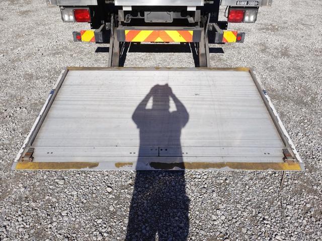 ヒノレンジャー 　５０１番　積載３ｔ　ワイド　－３０度　低温　冷蔵冷凍　跳上パワーゲート１ｔ　左電動格納ミラー　バックカメラ　集中ドアロック有り　車検証サイズ８１６×２４７高３２６　荷台内寸５８１×２３６高２０８（17枚目）