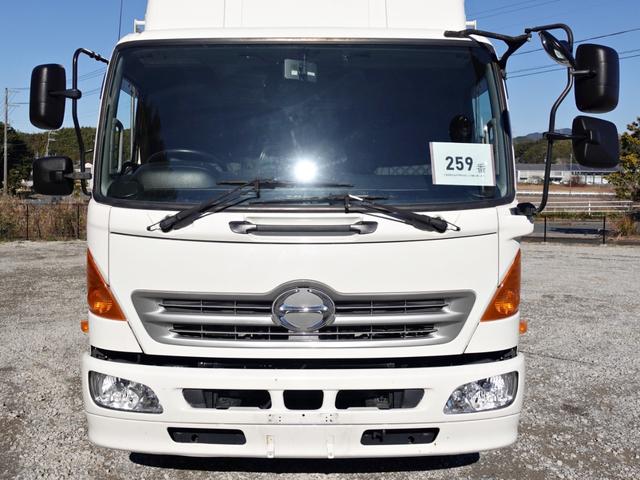 ヒノレンジャー ２５９番　後輪エアサス　増トン　積載６．４ｔ　格納パワーゲート１ｔ　ワイド　アルミウイングアルミウィング　左電動格納ミラー　バックカメラ　集中ドアロック有り　ベット　車検証サイズ９４８×２４９高３５９　荷台内寸７１９×２３９高２５３（3枚目）