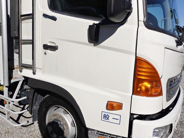 ヒノレンジャー ２５９番　後輪エアサス　増トン　積載６．４ｔ　格納パワーゲート１ｔ　ワイド　アルミウイングアルミウィング　左電動格納ミラー　バックカメラ　集中ドアロック有り　ベット　車検証サイズ９４８×２４９高３５９　荷台内寸７１９×２３９高２５３（6枚目）