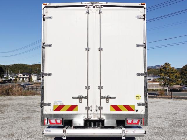 ヒノレンジャー ２５９番　後輪エアサス　増トン　積載６．４ｔ　格納パワーゲート１ｔ　ワイド　アルミウイングアルミウィング　左電動格納ミラー　バックカメラ　集中ドアロック有り　ベット　車検証サイズ９４８×２４９高３５９　荷台内寸７１９×２３９高２５３（9枚目）