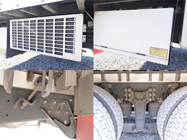 ギガ ４６１番　マニュアル７速　大型　積載１２．４ｔ　－３２度　低温　冷蔵冷凍　スタンバイ　２エバ　２デフ　左電動格納ミラー　集中ドアロック有り　後輪エアサス　ベット　車検証サイズ１１９７×２４９高３７９　荷台内寸９３６×２２７高２３９（23枚目）