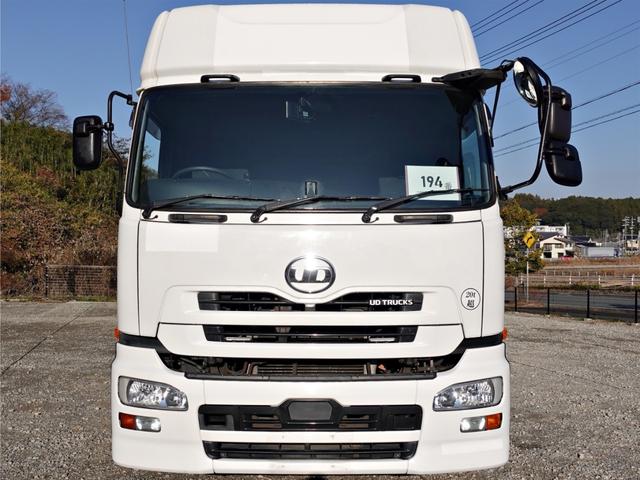 クオン 194番 マニュアルHL6速 積載13.6t アルミホイール 蝶番ステンレス 大型 アルミウイングアルミウィング キーレス 左電動格納ミラー 左右電動角度調整ミラー 後輪エアサス バックカメラ 車検証サイズ1199×249高378 荷台内寸965×241高265(3枚目)